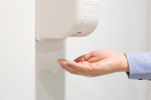 4 beste zeepdispensers voor aan de muur + hangende installatie tips
