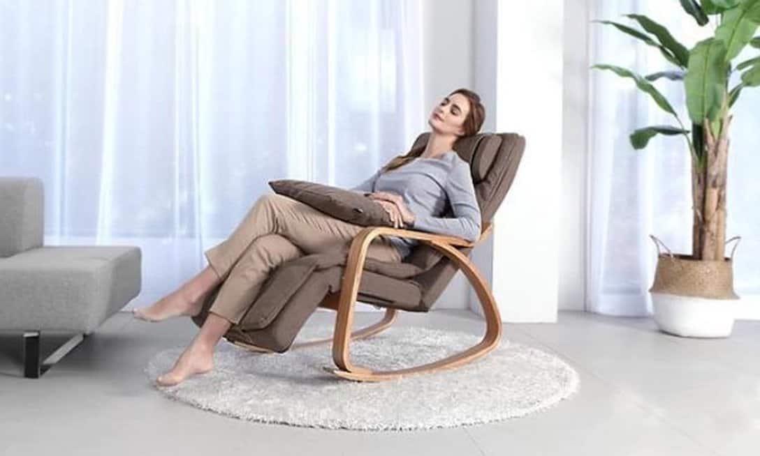 Beste-schommelstoel-met-hoge-rugleuning-Lioretti®-Massage-Stoel-in-de-kamer