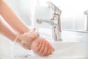 Handen wassen met koud of warm water  Is warm water beter